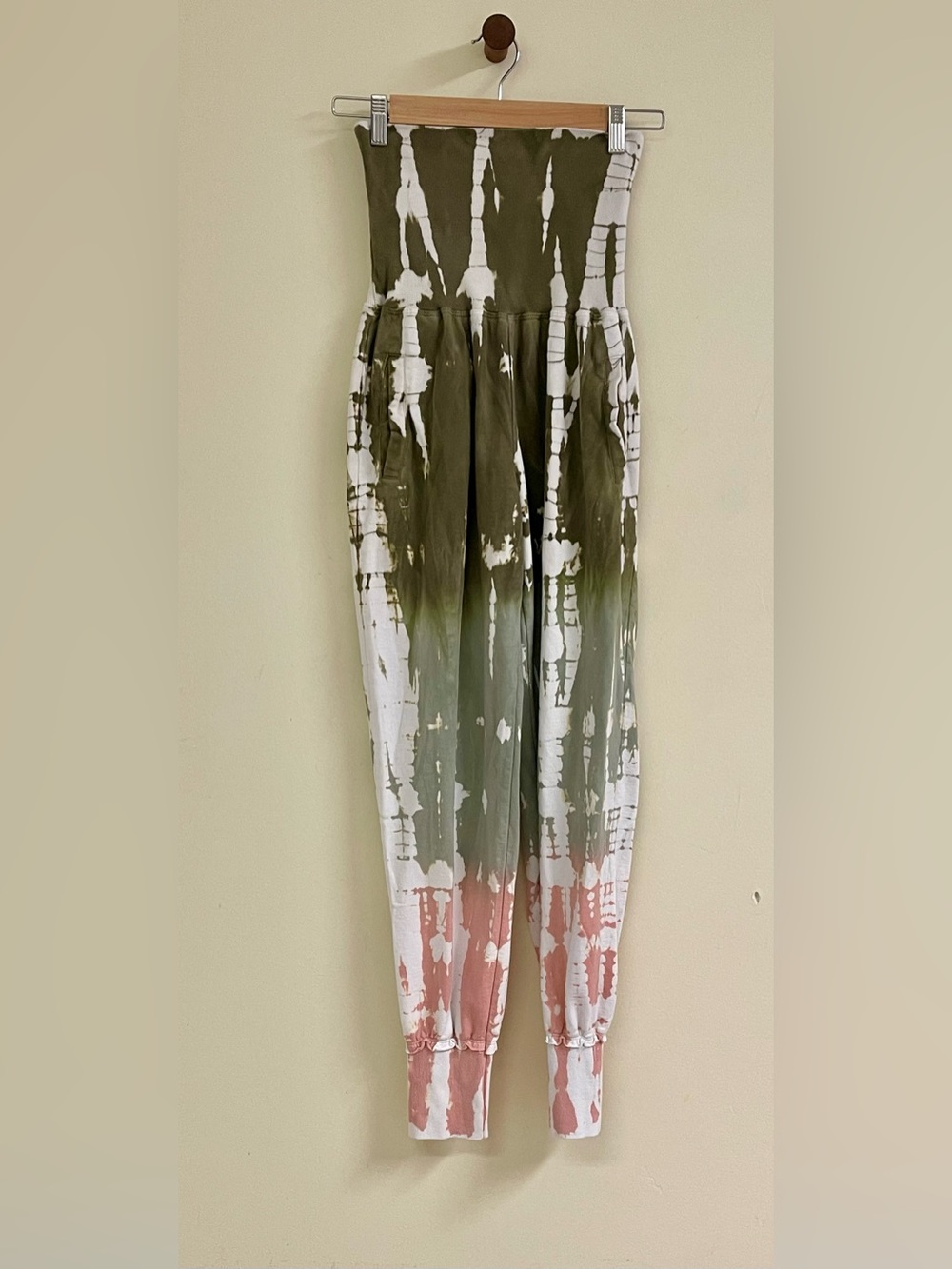 Young Fabulous & Broke Tie Dye Jogger Pants Women’s Large Olive Pink Foldover